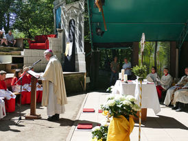 Festgottesdienst zum 1.000 Todestag des Heiligen Heimerads auf dem Hasunger Berg (Foto: Karl-Franz Thiede)